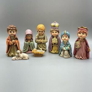 Arnel's 8 pc. Nativity Scene Hand Painted Kitsch Vintage 1975  Ceramic
